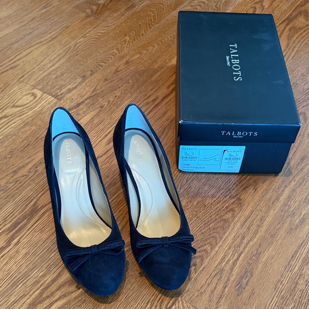 Talbots Isa Black Bow Suede Heels, Size 10